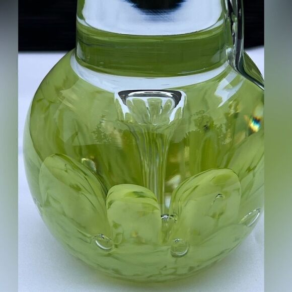 EUC St Clair lime Green Pear Paperweight - Picture 3 of 4